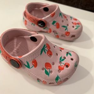 Crocs Cherry Print glitter toddler 5 rare